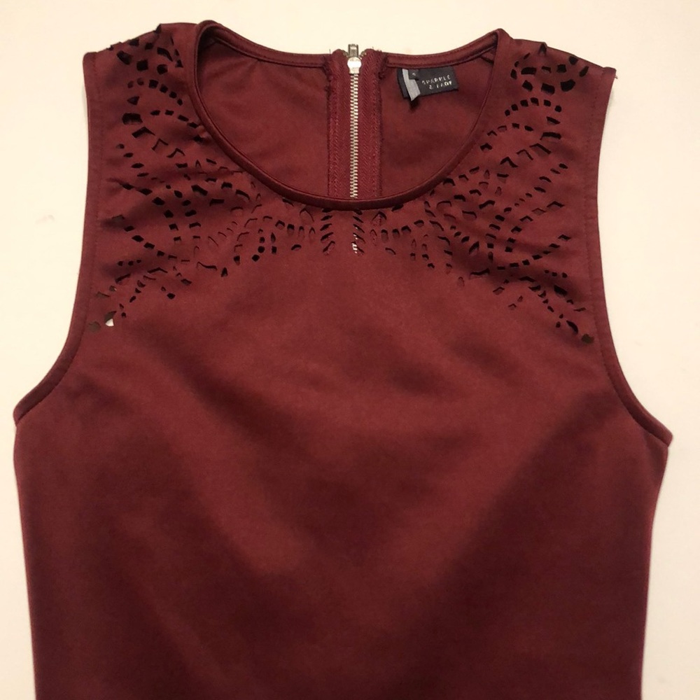 Urban Outfitters Maroon Crop Top - Picture 2 of 7
